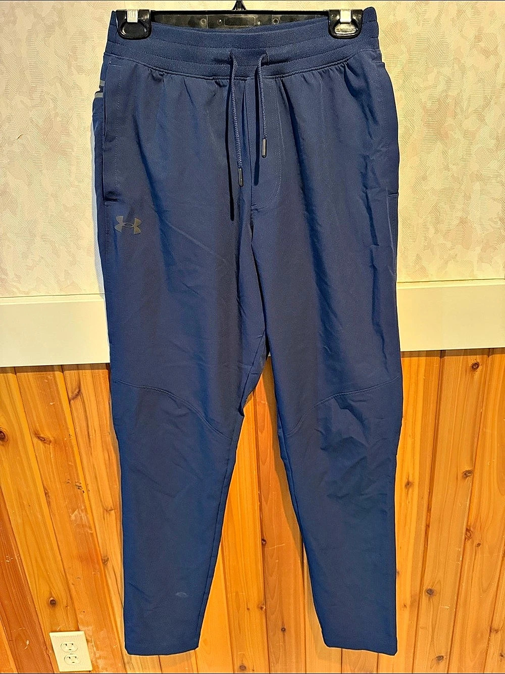 Under Armour Icon Woven Jogger Joggers in navy Small